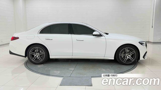 Mercedes-Benz E-Class (W214) E300 4MATIC AMG Line 2025 — фото 5
