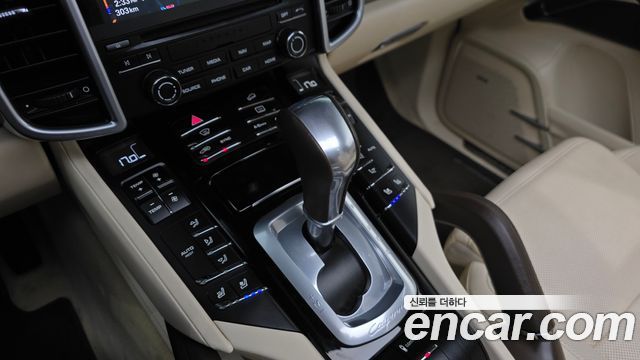 Porsche Cayenne 3.0 Diesel Platium Edition 958 2017 — фото 9