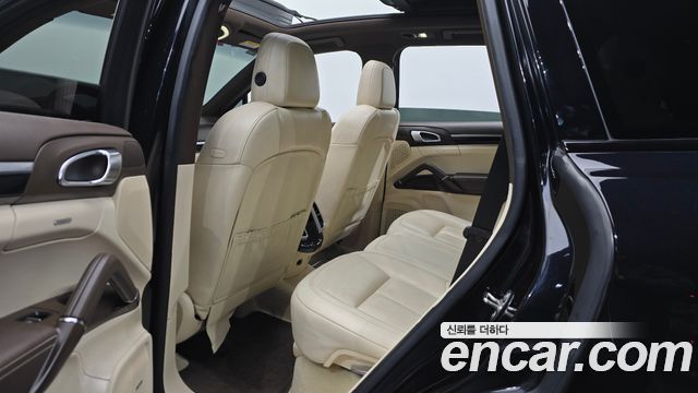 Porsche Cayenne 3.0 Diesel Platium Edition 958 2017 — фото 11