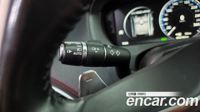 Jaguar XE 3.0 SC S 2019 — фото 30
