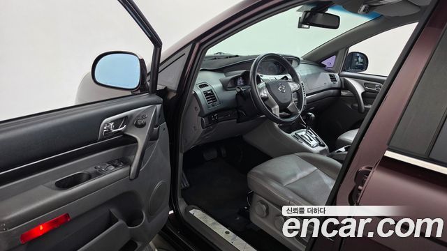 KG Mobility (SsangYong) Korando Turismo 2WD Extreme 9-seater 2015 — фото 10