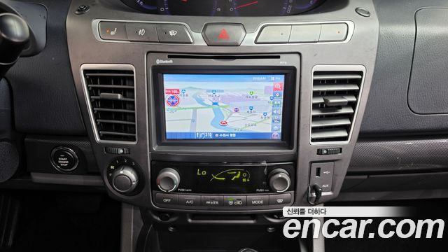 KG Mobility (SsangYong) Korando Turismo 2WD Extreme 9-seater 2015 — фото 16