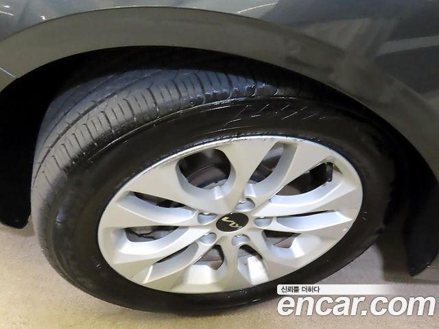 Kia K8 2.5 Gasoline 2WD Noblesse 2024 — фото 24