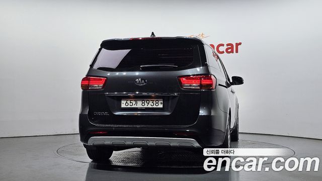 Kia Carnival 9-seater Prestige 2018 — фото 4