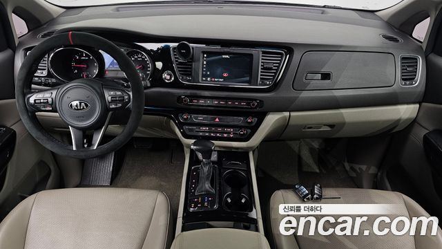 Kia Carnival 9-seater Prestige 2018 — фото 7