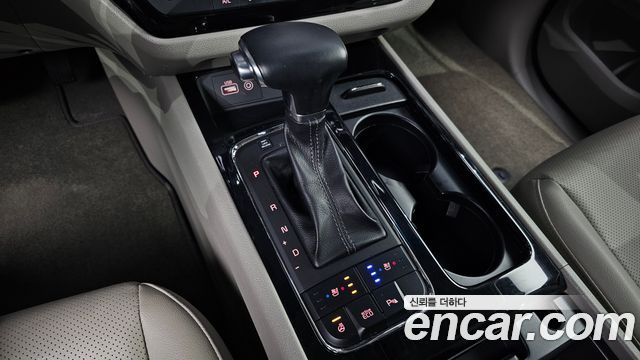 Kia Carnival 9-seater Prestige 2018 — фото 9
