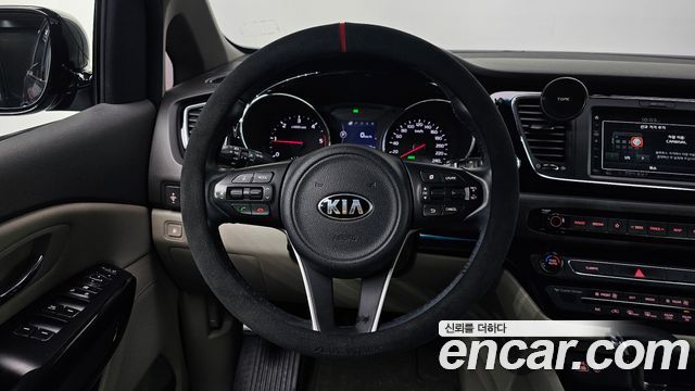 Kia Carnival 9-seater Prestige 2018 — фото 13