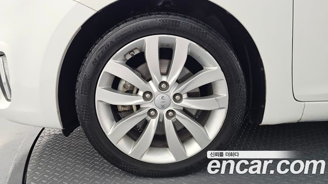 Kia Carens 2.0 LPi Prestige 2014 — фото 5