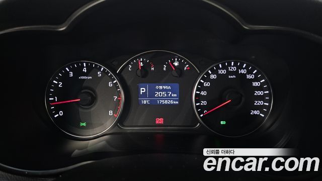 Kia Carens 2.0 LPi Prestige 2014 — фото 8