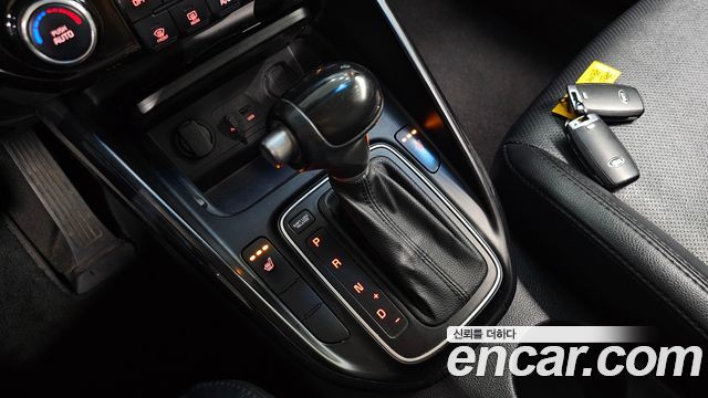 Kia Carens 2.0 LPi Prestige 2014 — фото 9