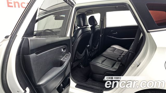 Kia Carens 2.0 LPi Prestige 2014 — фото 11