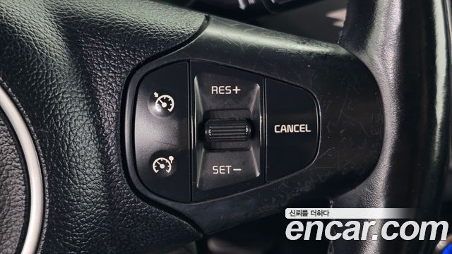 Kia Carens 2.0 LPi Prestige 2014 — фото 17