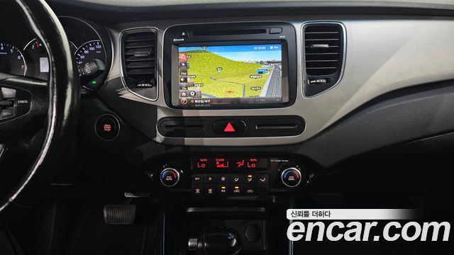 Kia Carens 2.0 LPi Prestige 2014 — фото 18