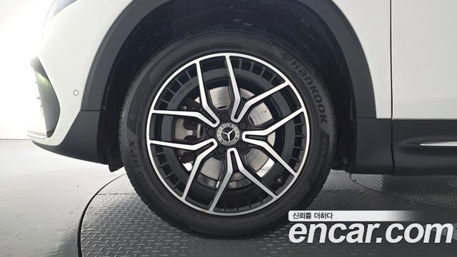 Mercedes-Benz EQB (X243) EQB300 4MATIC AMG Line 2023 — фото 5