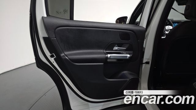 Mercedes-Benz EQB (X243) EQB300 4MATIC AMG Line 2023 — фото 25