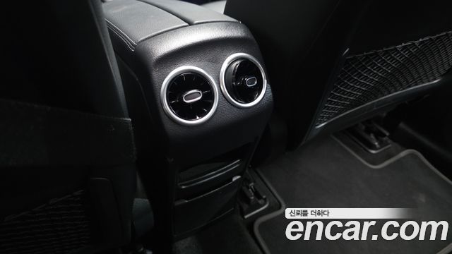 Mercedes-Benz EQB (X243) EQB300 4MATIC AMG Line 2023 — фото 32