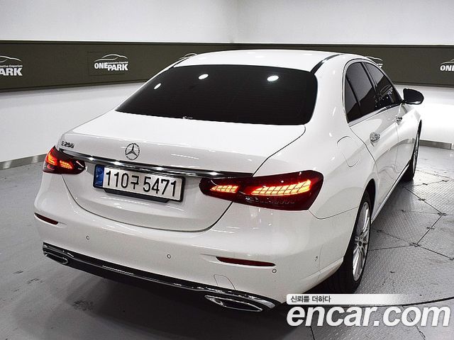 Mercedes-Benz E-Class (W213) E250 Exclusive 2022 — фото 3