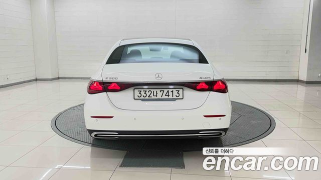 Mercedes-Benz E-Class (W214) E300 4MATIC Exclusive 2026 — фото 3