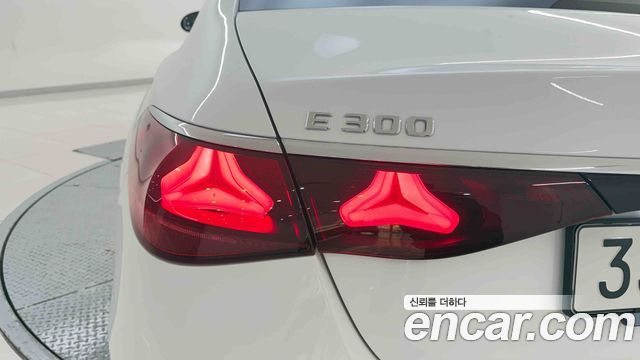Mercedes-Benz E-Class (W214) E300 4MATIC Exclusive 2026 — фото 10