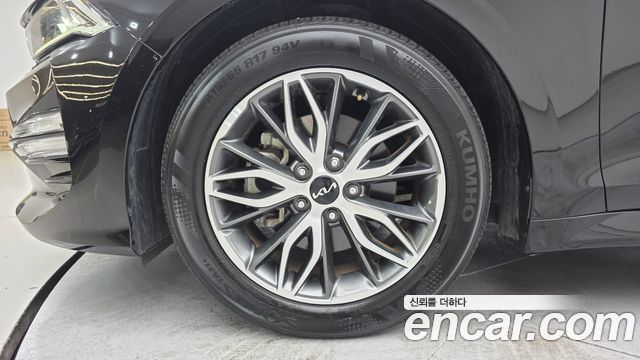 Kia K5 (III) 2.0 Trendy 2023 — фото 5