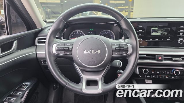 Kia K5 (III) 2.0 Trendy 2023 — фото 13