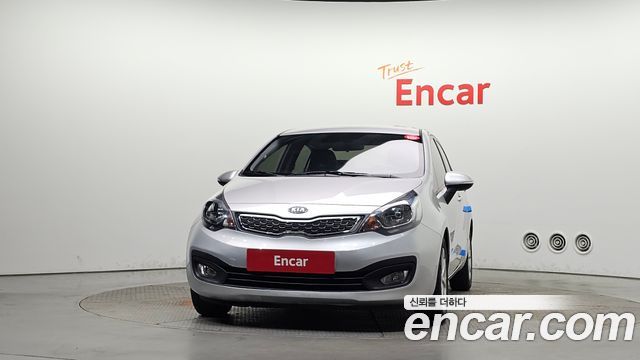 Kia Pride 1.6 GDI Sedan Luxury 2012 — фото 3