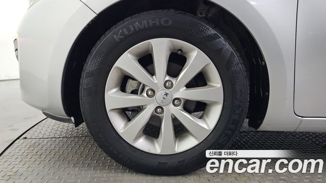 Kia Pride 1.6 GDI Sedan Luxury 2012 — фото 5