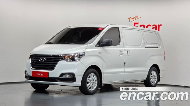Hyundai Grand Starex Van 3-Seater Smart