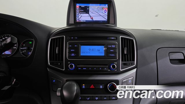 Hyundai Grand Starex Van 3-Seater Smart 2019 — фото 13