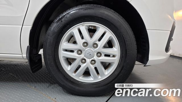 Hyundai Grand Starex Van 3-Seater Smart 2019 — фото 21