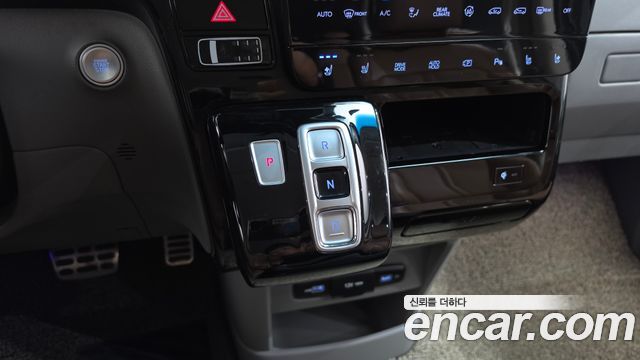 Hyundai Staria 4WD Lounge 9-Seater Inspiration 2022 — фото 9