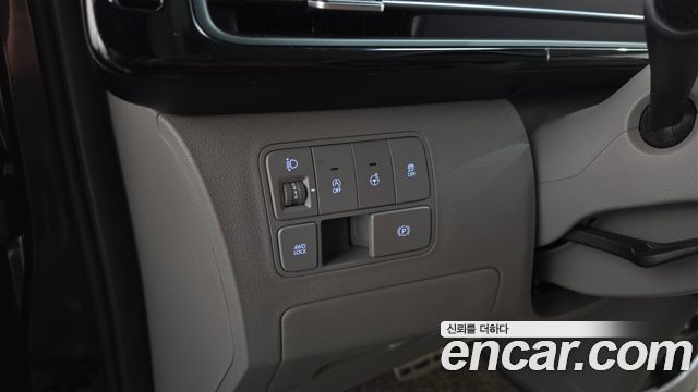 Hyundai Staria 4WD Lounge 9-Seater Inspiration 2022 — фото 29