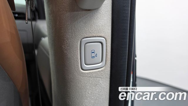 Hyundai Staria 4WD Lounge 9-Seater Inspiration 2022 — фото 30