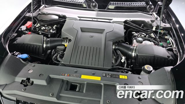 Land Rover Defender (L663) 110 P635 Octa Black 2026 — фото 6