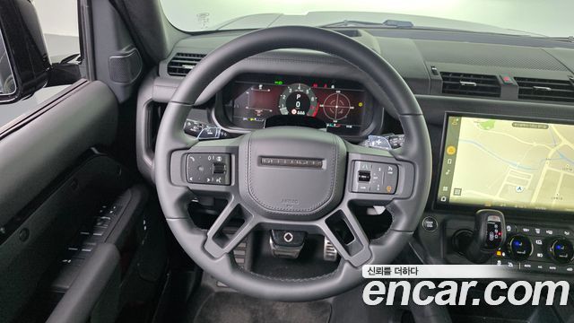 Land Rover Defender (L663) 110 P635 Octa Black 2026 — фото 13