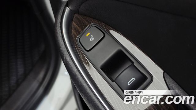 Chevrolet Malibu 1.3 Turbo Premier 2019 — фото 37