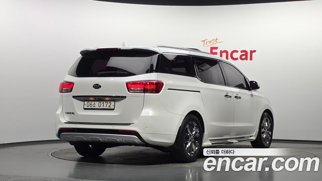 Kia Carnival 9-seater Noblesse 2016 — фото 2