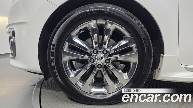 Kia Carnival 9-seater Noblesse 2016 — фото 5