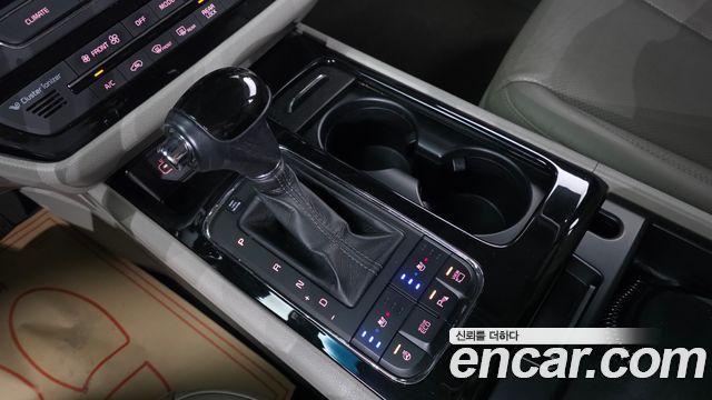 Kia Carnival 9-seater Noblesse 2016 — фото 9