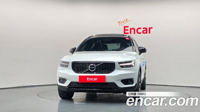 Volvo XC40 T4 R-Design 2019 — фото 3