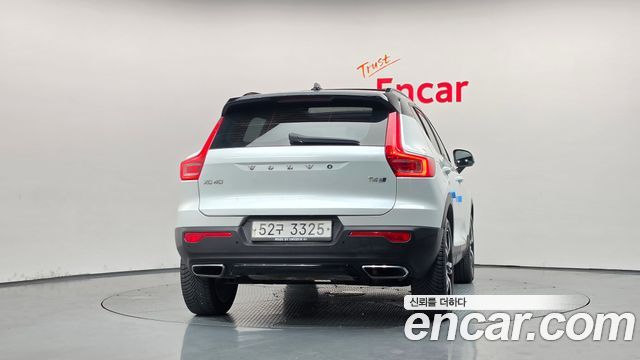 Volvo XC40 T4 R-Design 2019 — фото 4