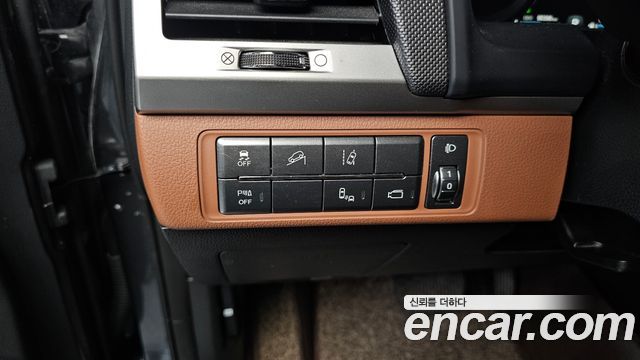 KG Mobility (SsangYong) Rexton Sports Khan Diesel 2.2 4WD Professional S (5-Link) 2019 — фото 15