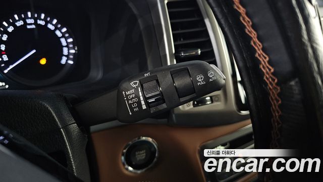 KG Mobility (SsangYong) Rexton Sports Khan Diesel 2.2 4WD Professional S (5-Link) 2019 — фото 19