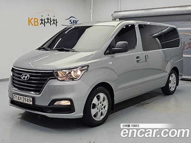 Hyundai Grand Starex Wagon 12-Seater Smart