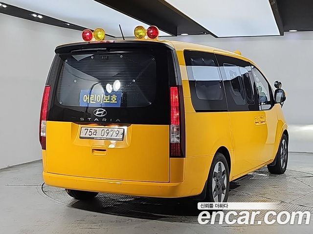 Hyundai Staria L3.5  Kinder Safety Car 11-Seater 2022 — фото 4