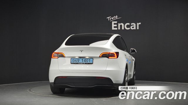 Tesla Model Y Standard Range RWD 2021 — фото 4