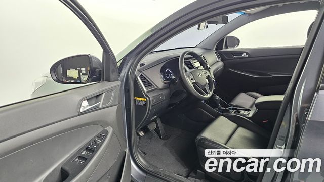 Hyundai Tucson Diesel 2.0 4WD Style 2016 — фото 10