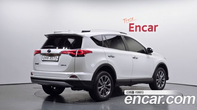 Toyota RAV4 2.5 2WD 4th 2018 — фото 2