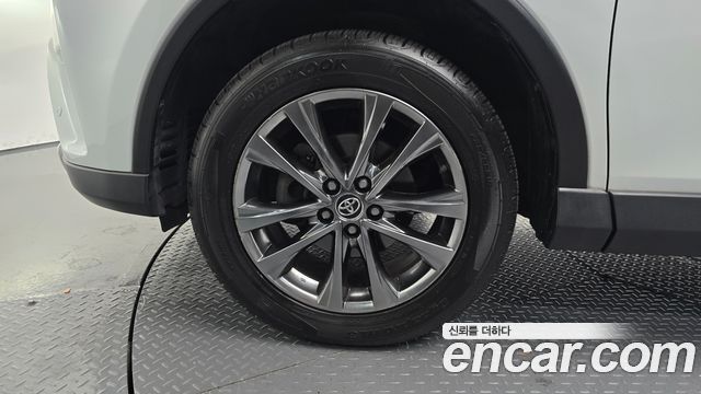 Toyota RAV4 2.5 2WD 4th 2018 — фото 5