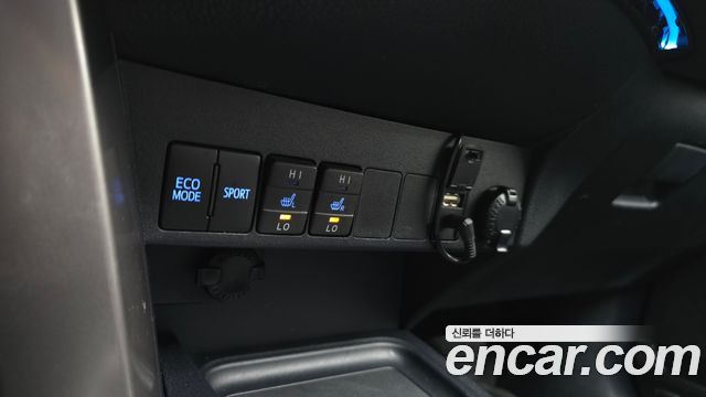 Toyota RAV4 2.5 2WD 4th 2018 — фото 16